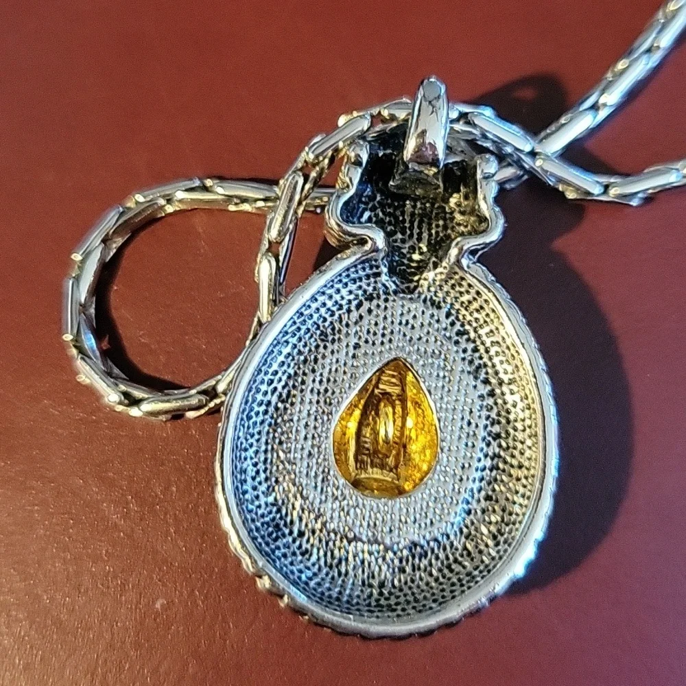 Gold and Silver toned Necklace. 16" with 3" extension. - Picture 5 of 7